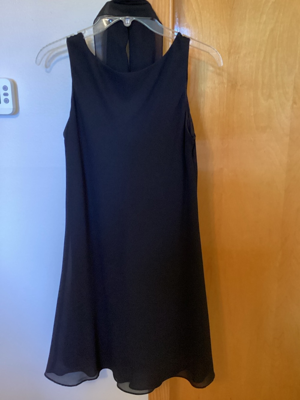 Alyn Paige Shift Dress - Size 9/10 - Black